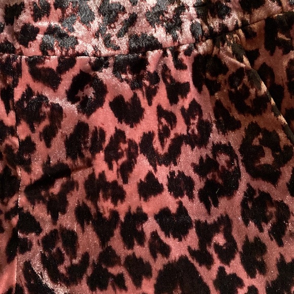 J.CREW COLLECTION 2PCS BURGUNDY LEOPARD VELVET TOP AND PANTS! SIZE 14 - Picture 2 of 9